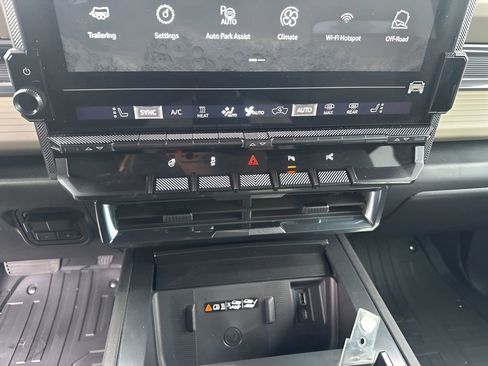 New 2026 GMC Hummer EV 2X image 33