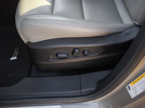 Used 2022 Cadillac XT4 Premium Luxury w/ Enhanced Visibility Package image 23