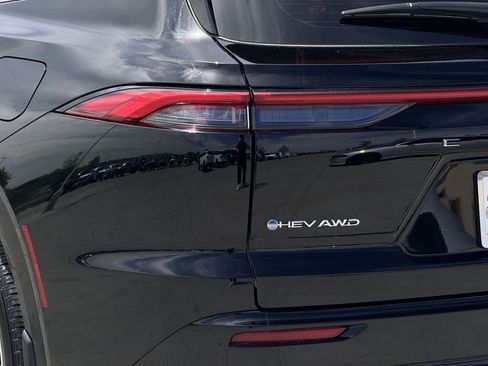 Used 2025 Toyota Crown Signia image 10