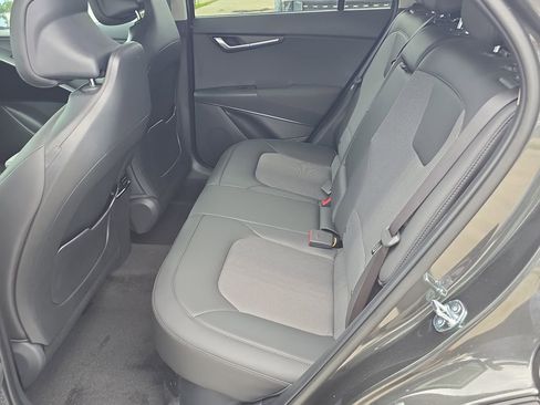 New 2026 Kia Niro EX FWD image 15