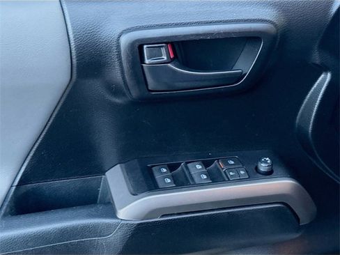 Used 2022 Toyota Tacoma SR5 image 14
