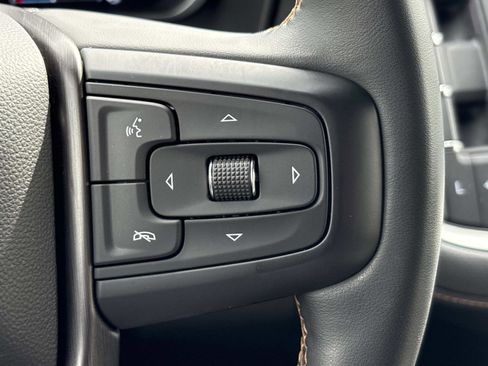 Used 2023 GMC Yukon AT4 AWD/4WD image 18