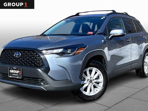 Certified 2022 Toyota Corolla Cross LE image 1