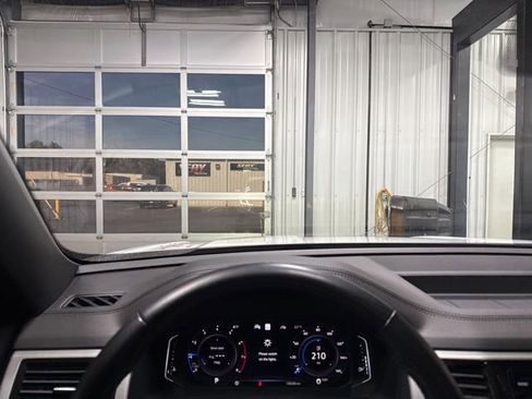 Used 2020 Volkswagen Atlas Cross Sport SEL Premium AWD/4WD image 10