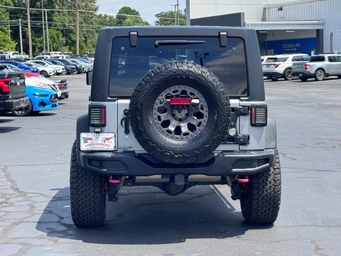 Used 2016 Jeep Wrangler Unlimited Rubicon AWD/4WD image 17