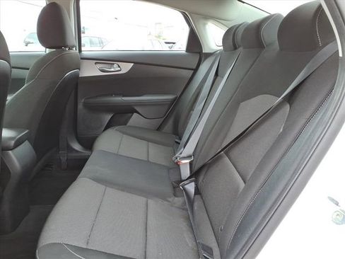 Used 2022 Kia Forte LXS image 7
