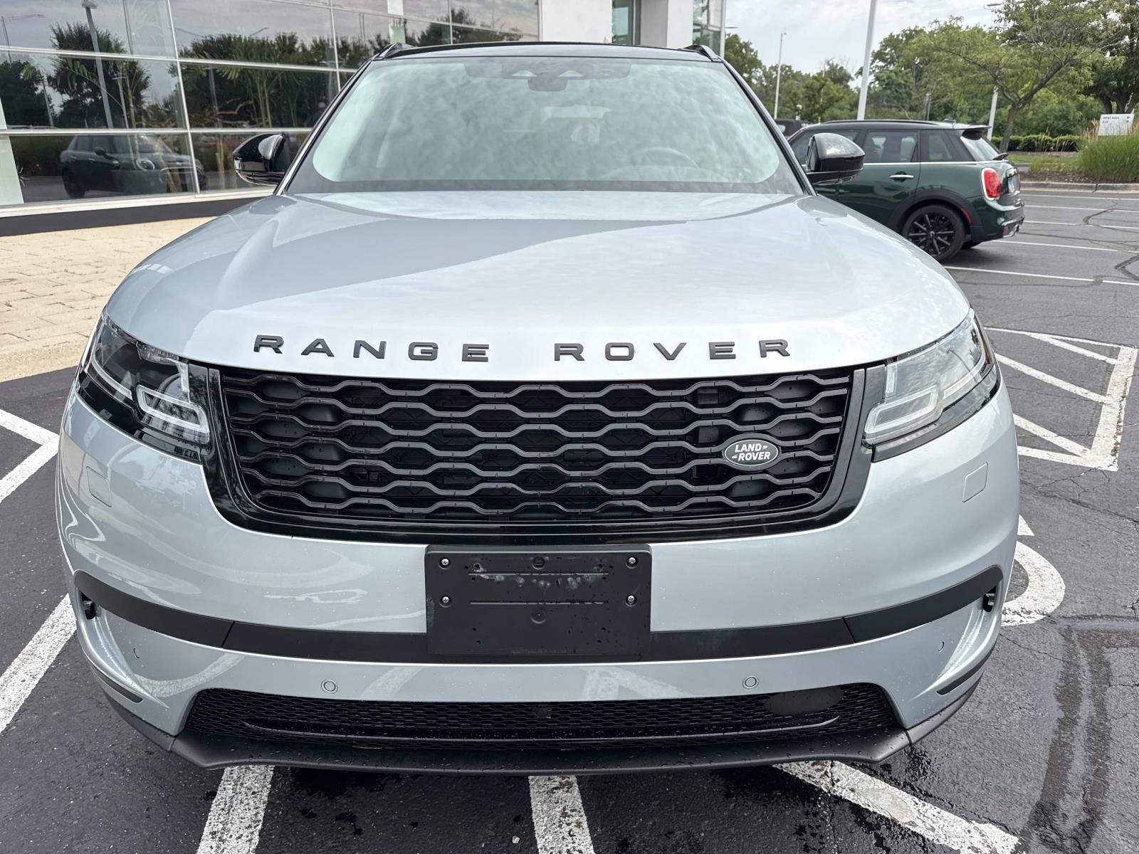 Used 2023 Land Rover Range Rover Velar S AWD/4WD image 3