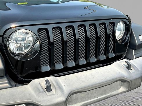 Used 2018 Jeep Wrangler Unlimited Sport AWD/4WD image 31