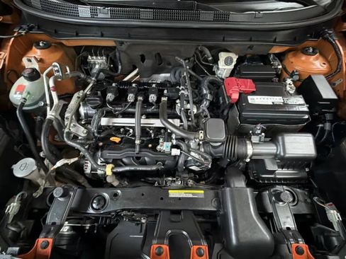 Used 2019 Nissan Kicks SR w/ Exterior Package FWD image 21