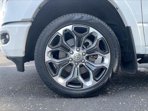 Used 2024 RAM 1500 Limited AWD/4WD image 9