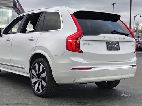 Certified 2024 Volvo XC90 T8 Plus w/ Protection Package Premier image 4