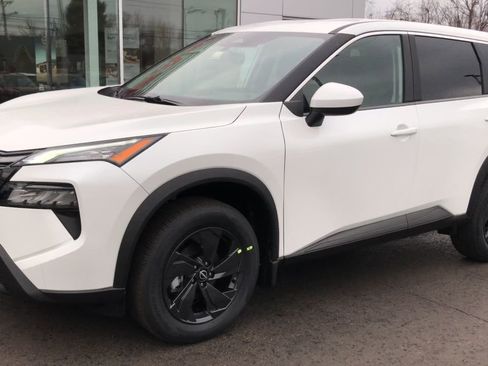 New 2026 Nissan Rogue SV w/ Cold Weather Package image 4