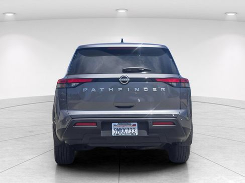 Used 2024 Nissan Pathfinder S FWD image 3