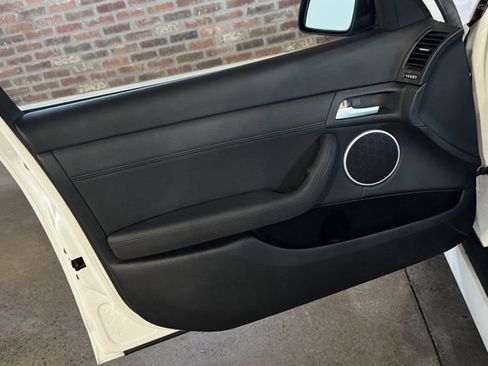 Used 2009 Pontiac G8 GT w/ Premium Package image 35