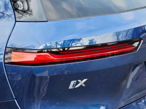 Used 2023 BMW iX xDrive50 w/ Ultimate Package 2 image 22