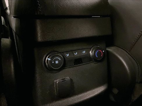 Used 2015 Ford Explorer XLT w/ Equipment Group 202B AWD/4WD image 33