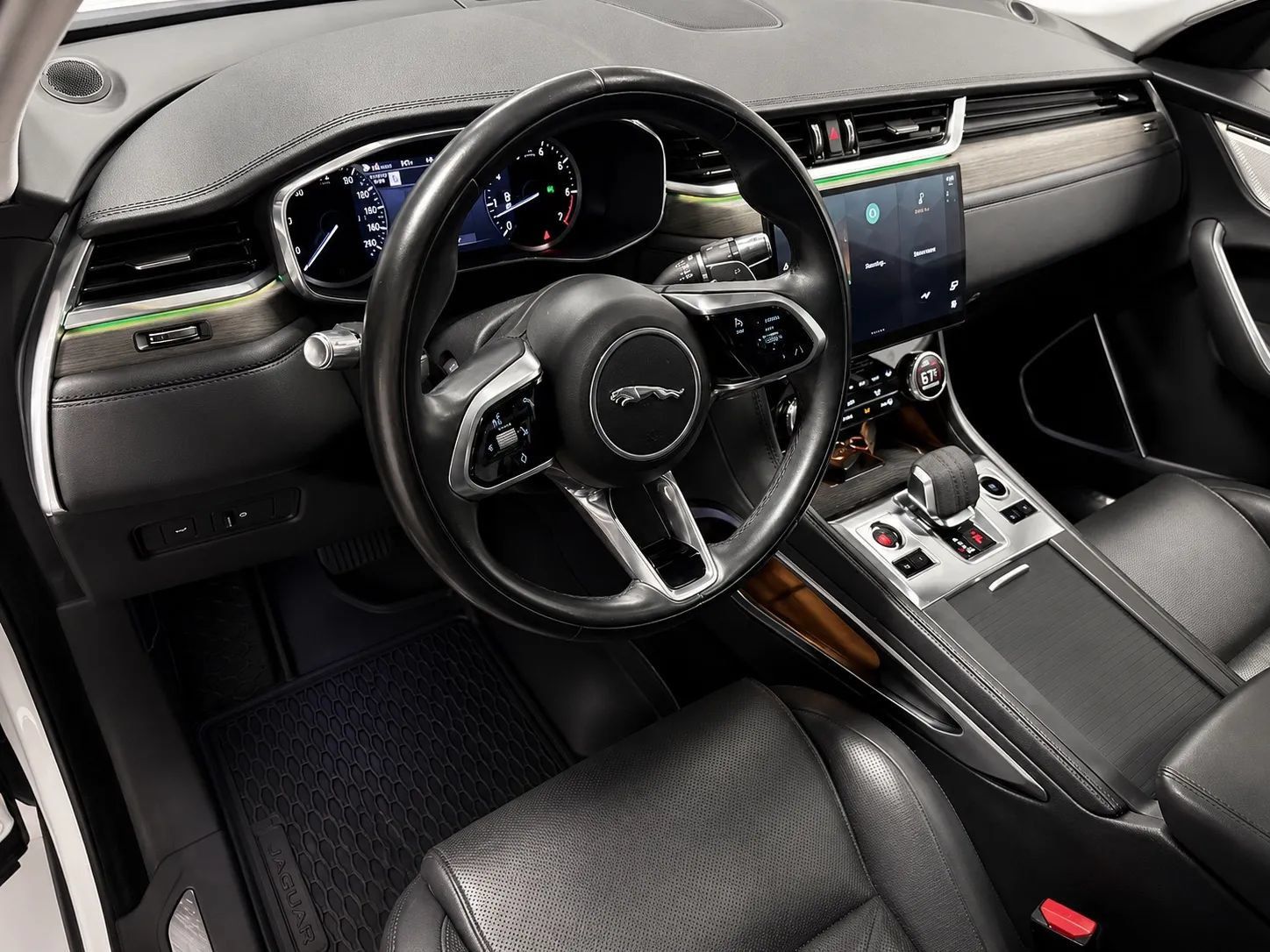 Used 2022 Jaguar F-PACE S AWD/4WD image 11