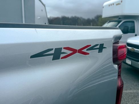 Used 2022 Chevrolet Silverado 2500 Custom w/ Custom Convenience Package image 13