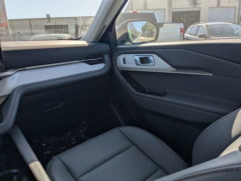 New 2026 Ford Explorer Active image 17