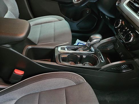 Used 2025 Chevrolet TrailBlazer LT w/ Convenience Package FWD image 23