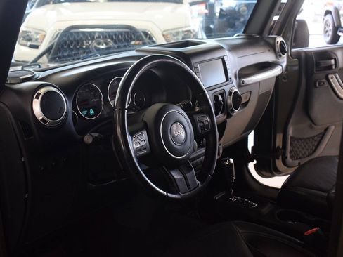 Used 2015 Jeep Wrangler Unlimited Sahara w/ Dual Top Group AWD/4WD image 41