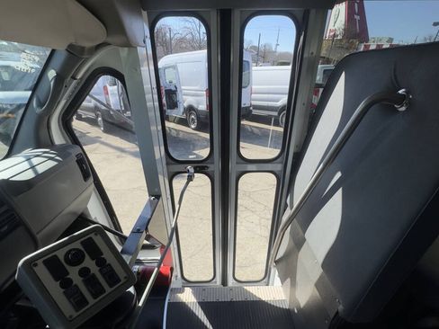 Used 2007 Chevrolet Express 3500 w/ School Bus Package RWD image 9