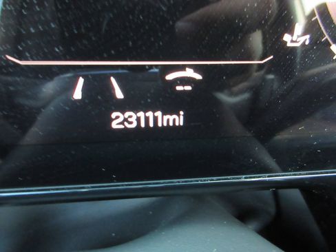 Certified 2025 GMC Yukon XL Elevation w/ Technology Package AWD/4WD image 33