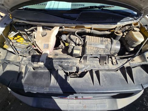 Used 2012 GMC Savana 3500 image 18