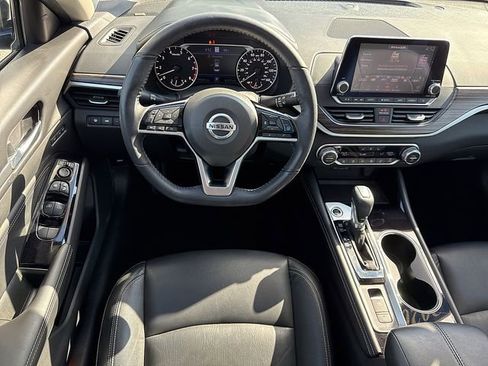 Used 2020 Nissan Altima 2.5 Platinum AWD/4WD image 2