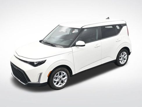 Used 2025 Kia Soul LX w/ LX Technology Package FWD image 21
