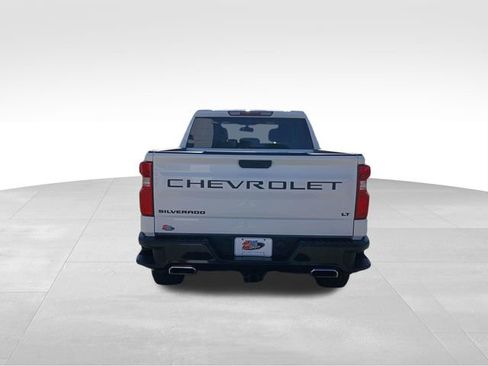 Used 2021 Chevrolet Silverado 1500 LT Trail Boss w/ LPO, Dark Essentials Package AWD/4WD image 4