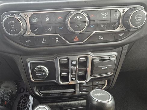 Used 2023 Jeep Gladiator Overland w/ Popular Equipment Package image 26