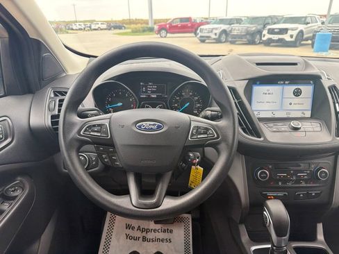 Used 2018 Ford Escape SE w/ SE Sync 3 Package FWD image 11