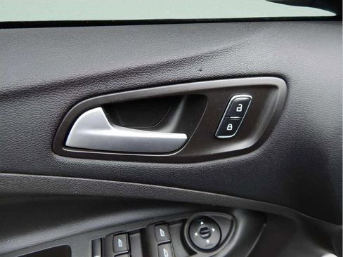 Used 2016 Ford Escape SE image 13