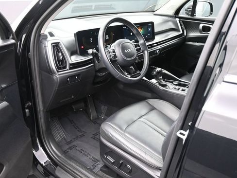 Used 2024 Kia Sorento S FWD image 2