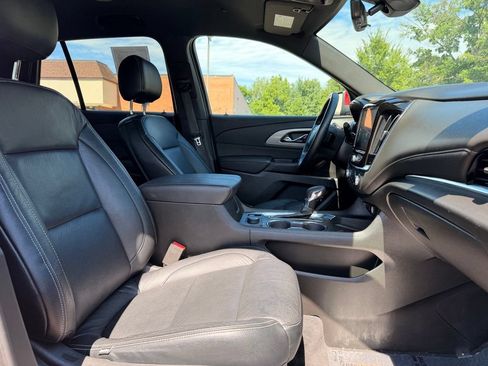 Used 2023 Chevrolet Traverse LT w/ Rear Camera Mirror Package AWD/4WD image 11