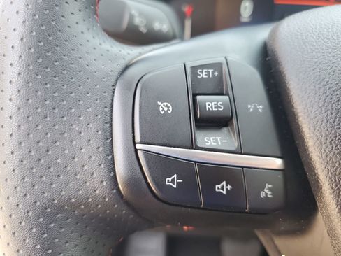 Used 2025 Ford Escape ST-Line FWD image 18