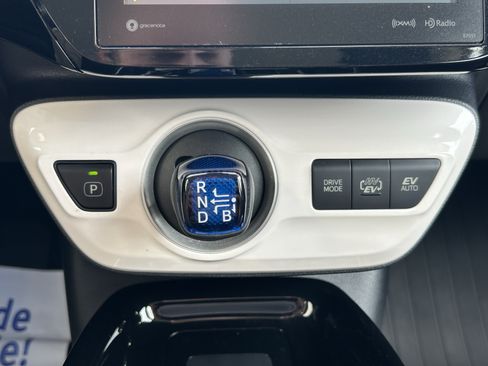 Certified 2018 Toyota Prius Prime Premium FWD image 28