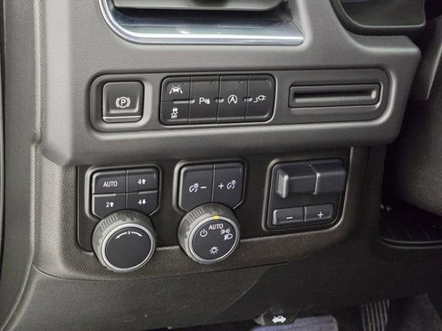 Used 2021 Chevrolet Tahoe LT w/ LT Signature Package image 28