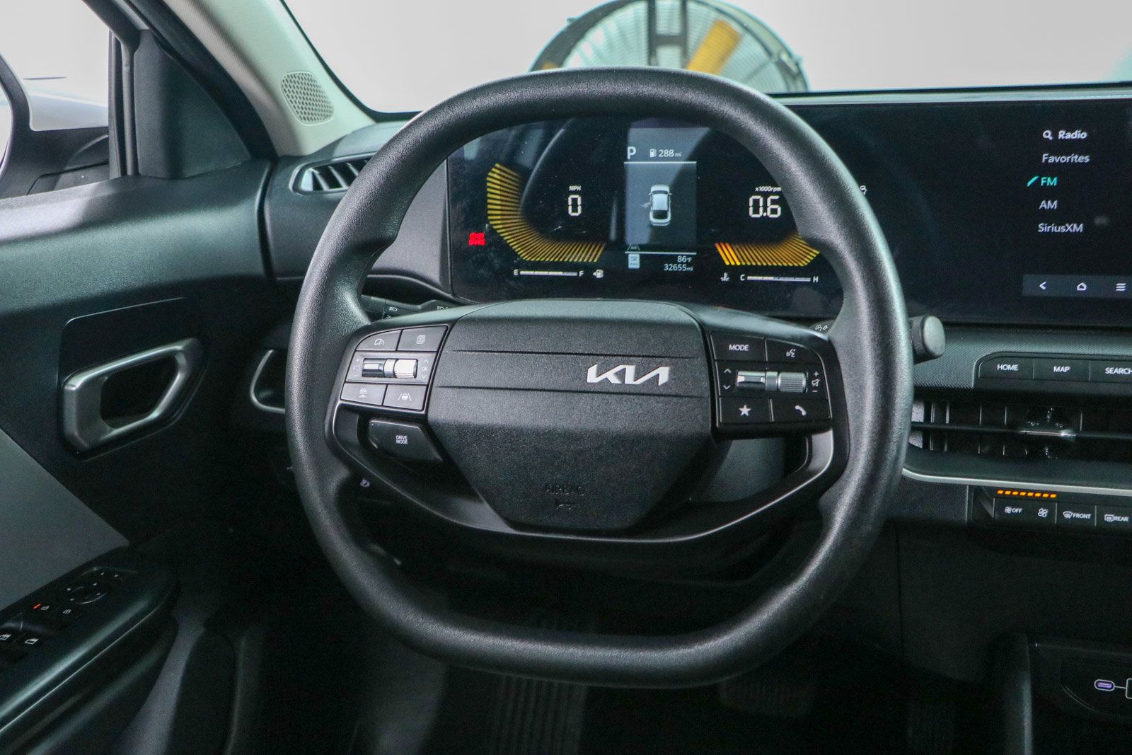 Used 2025 Kia K4 FWD image 12