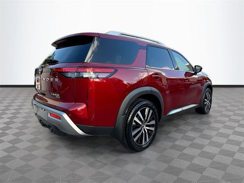 Used 2023 Nissan Pathfinder Platinum image 6