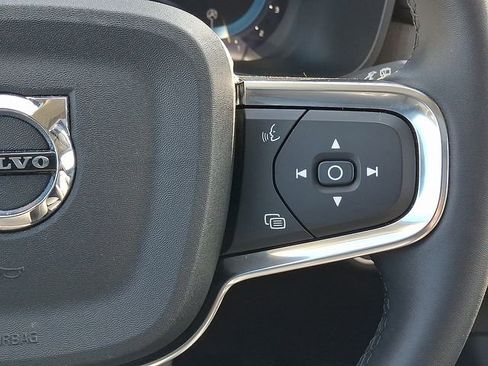 Used 2023 Volvo XC40 B5 Plus w/ Driver Assist Package AWD/4WD image 22