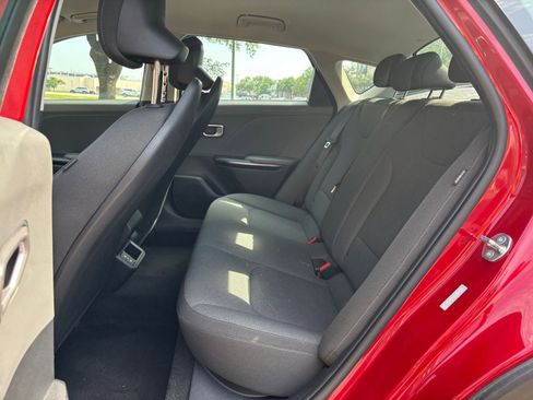 Used 2025 Kia K4 FWD image 21