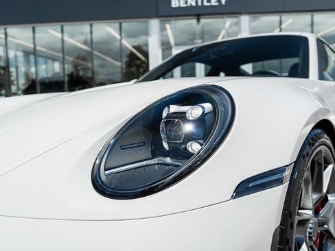 Used 2024 Porsche 911 GT3 RWD image 22