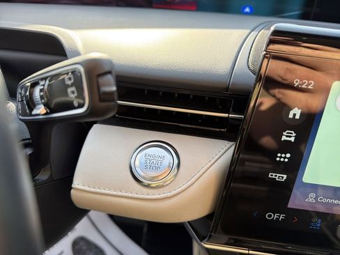 Used 2024 Lincoln Nautilus Reserve image 21