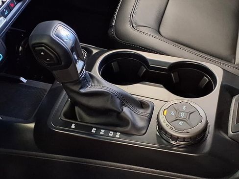 New 2025 Ford Bronco Outer Banks image 11