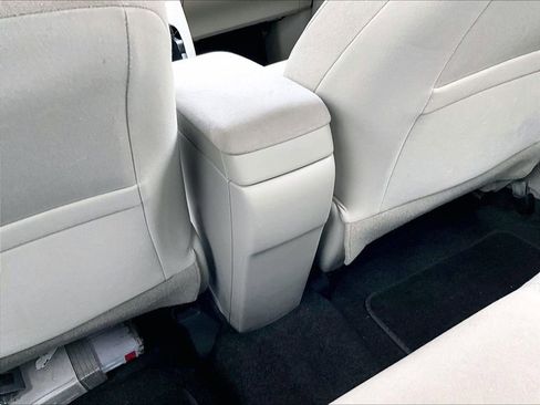 Used 2015 Toyota Prius Three image 27