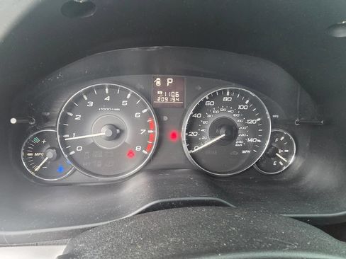 Used 2011 Subaru Legacy 2.5i Premium AWD/4WD image 15