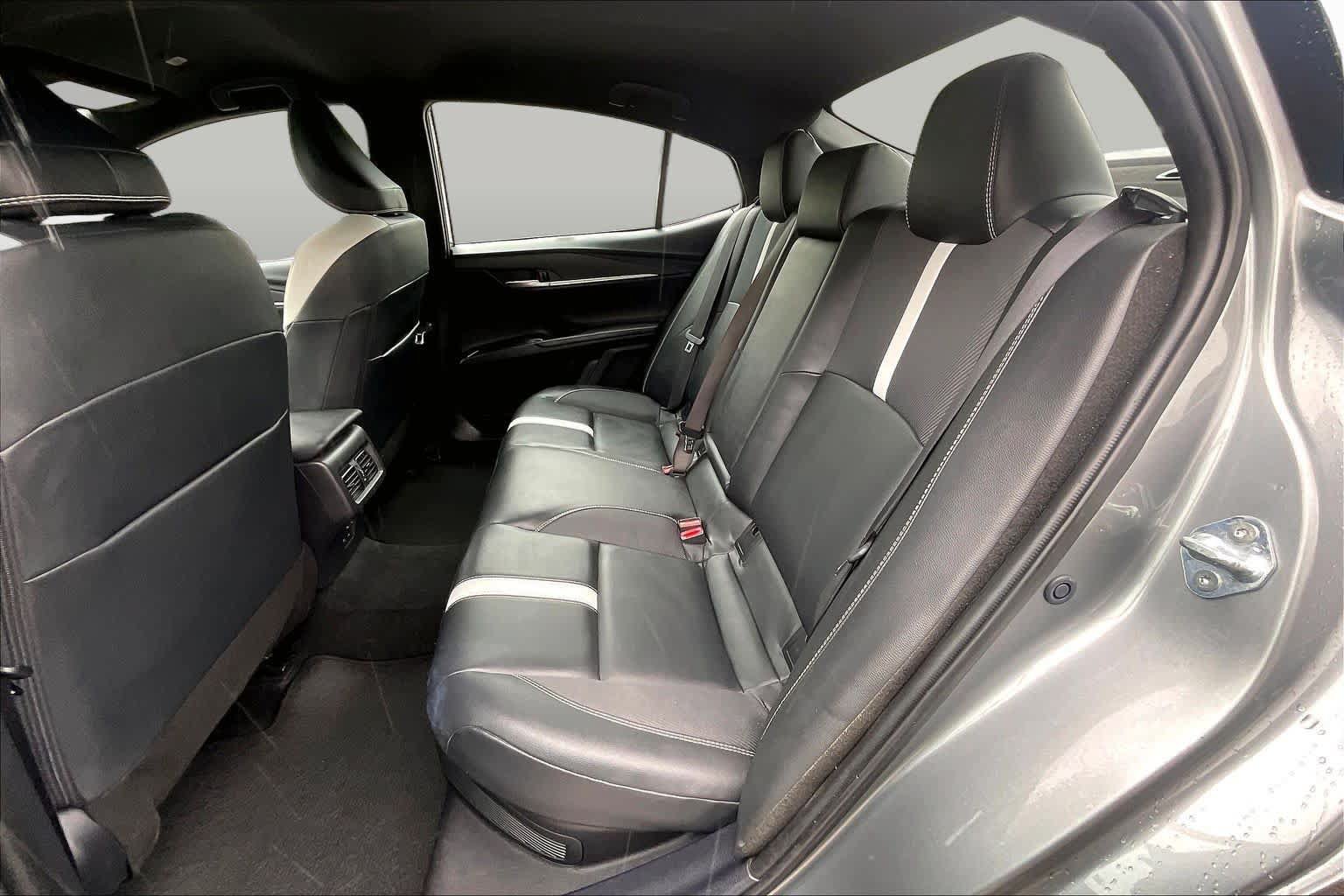 Used 2025 Toyota Camry SE w/ Convenience Package AWD/4WD image 20