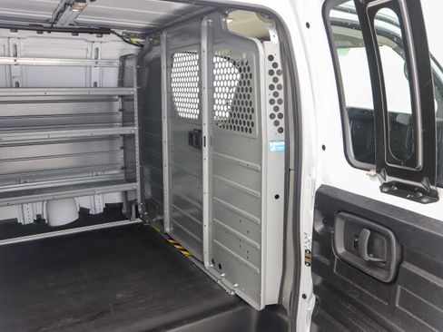 Used 2025 Chevrolet Express 2500 w/ Driver Convenience Package image 16